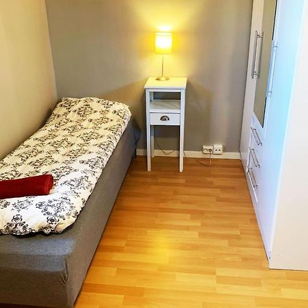 Newly Renovated Basement Apartment 사릅스보르그 외부 사진